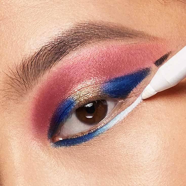 blue-eyeliner