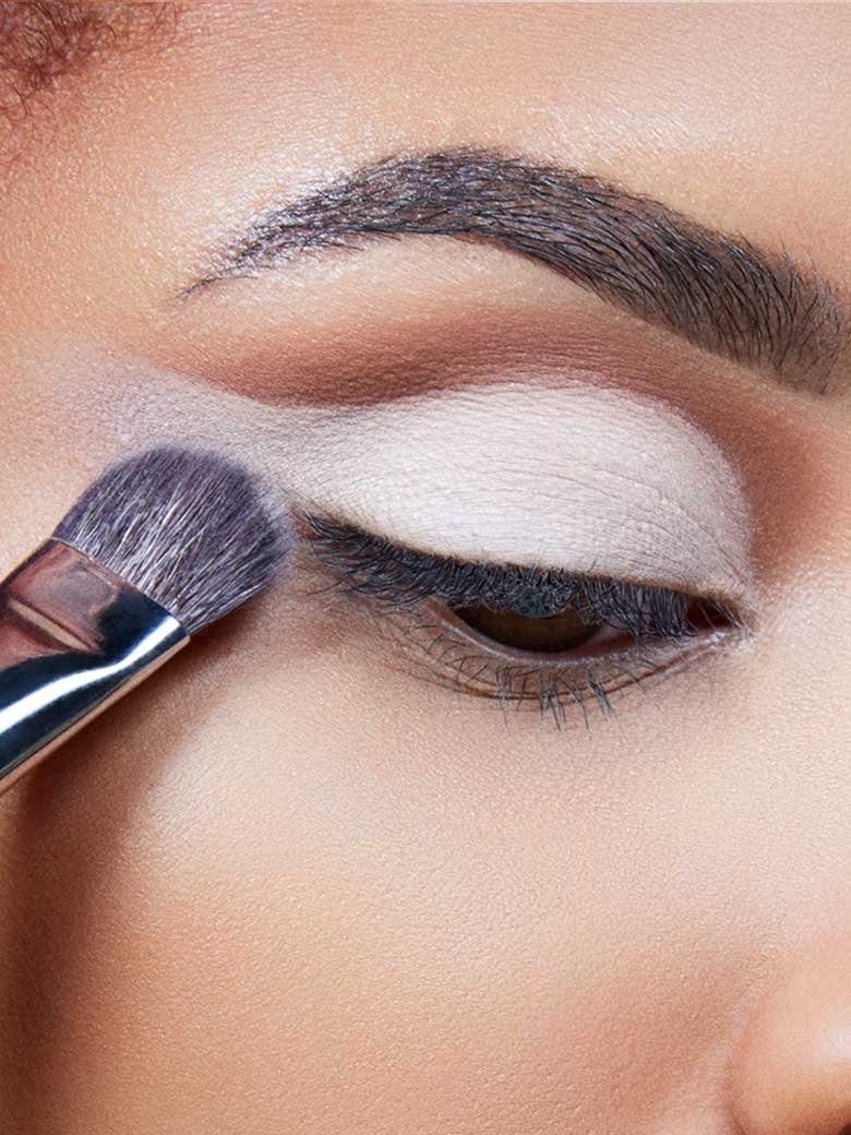Eyeshadow crease store