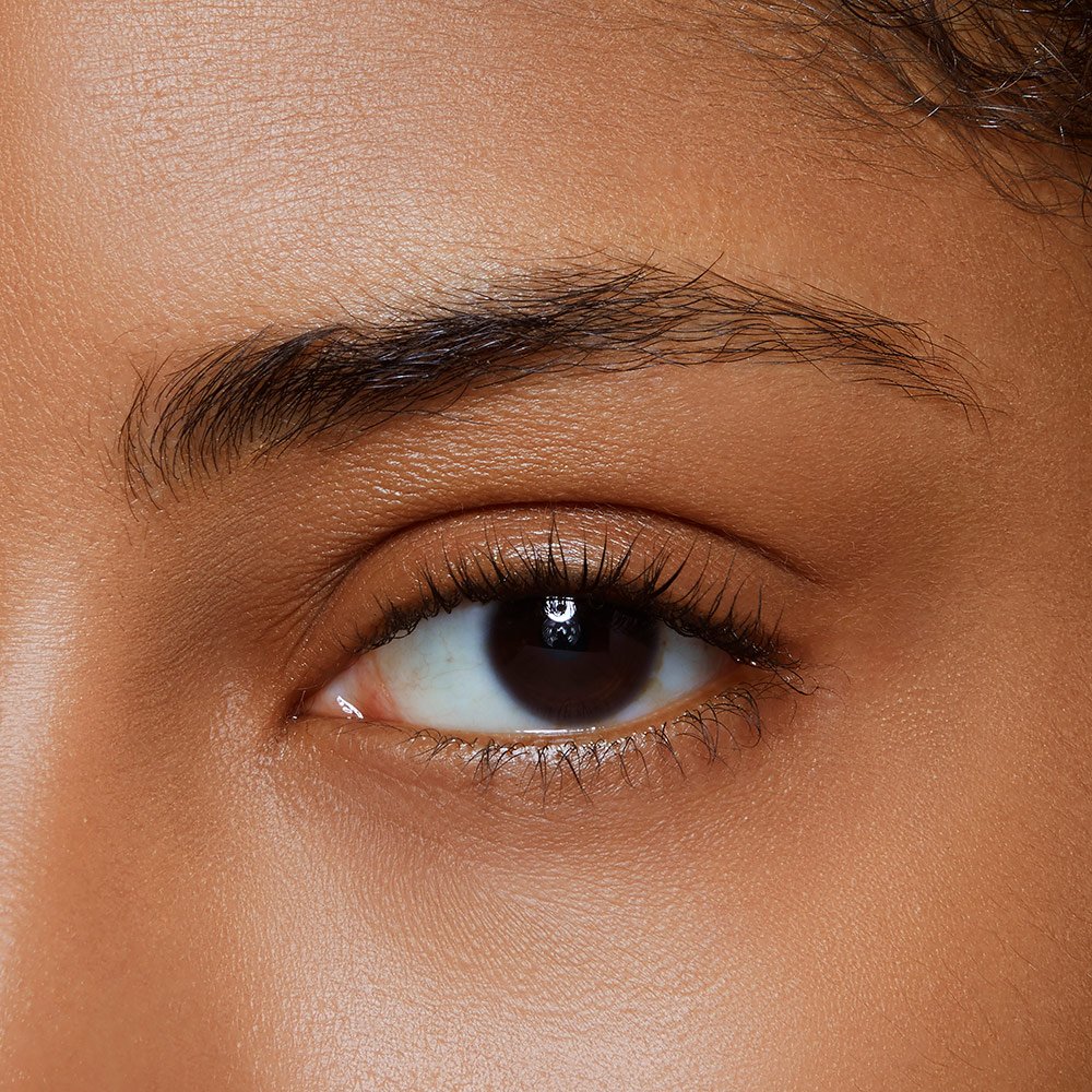 Black-brown eyebrow before Brow Fast Sculpt eyebrow tinting makeup by Maybelline is applied.