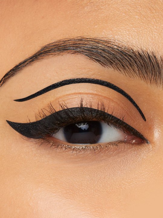 13 Iconic Eyeliner Looks to Make Your Eyes Pop