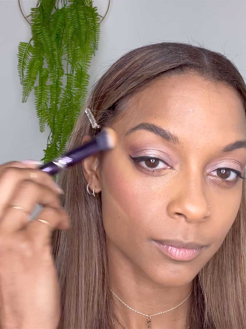 How to Make Your Face Look Lifted with Makeup Maybelline