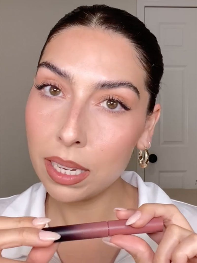 HOW TO WEAR BROWN LIP LINER STEP 5: CREATE A COOL CONTRAST