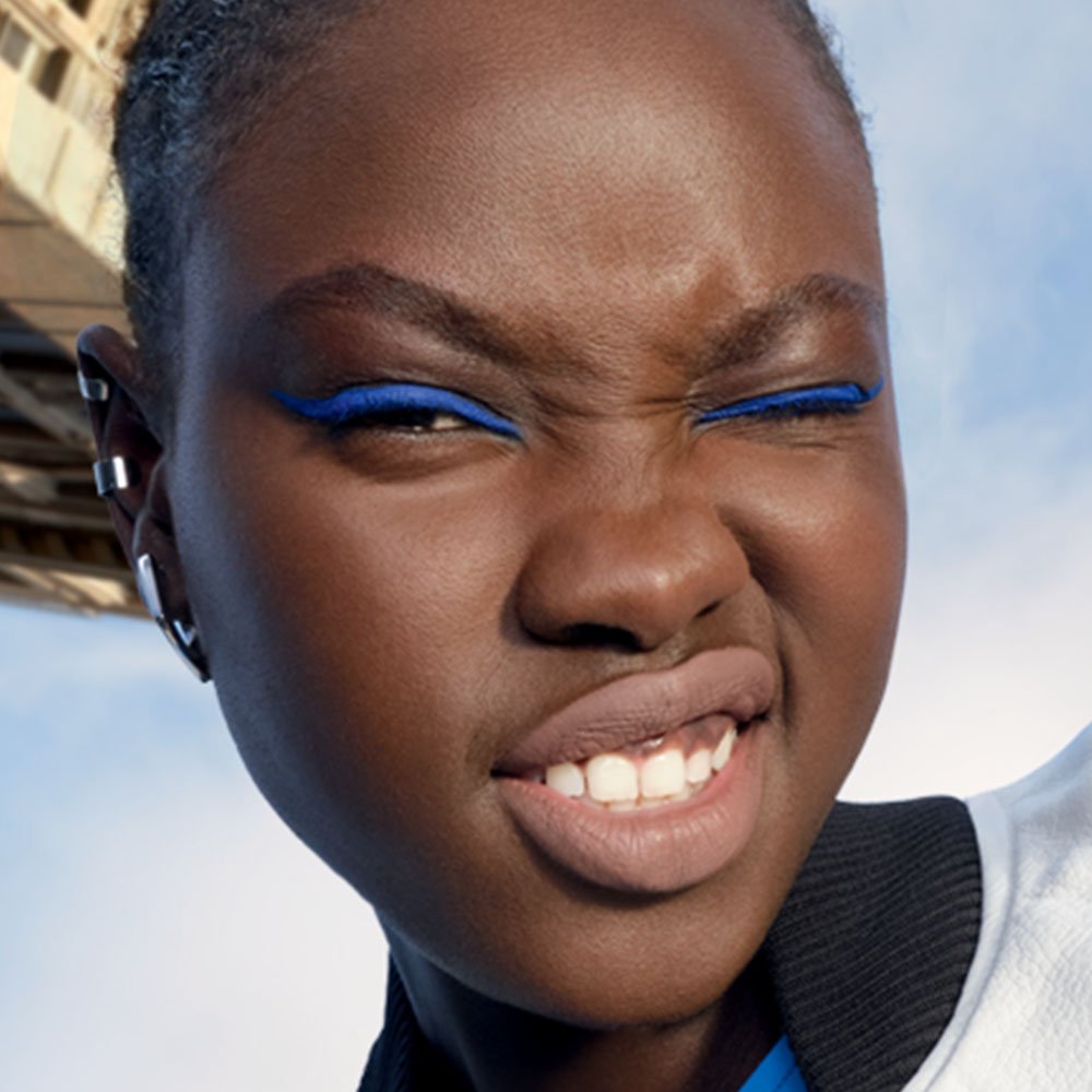 maybelline spring makeup look blue eyeshadow