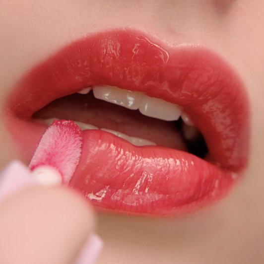 maybelline Lifter Plump Amberlie 530x530