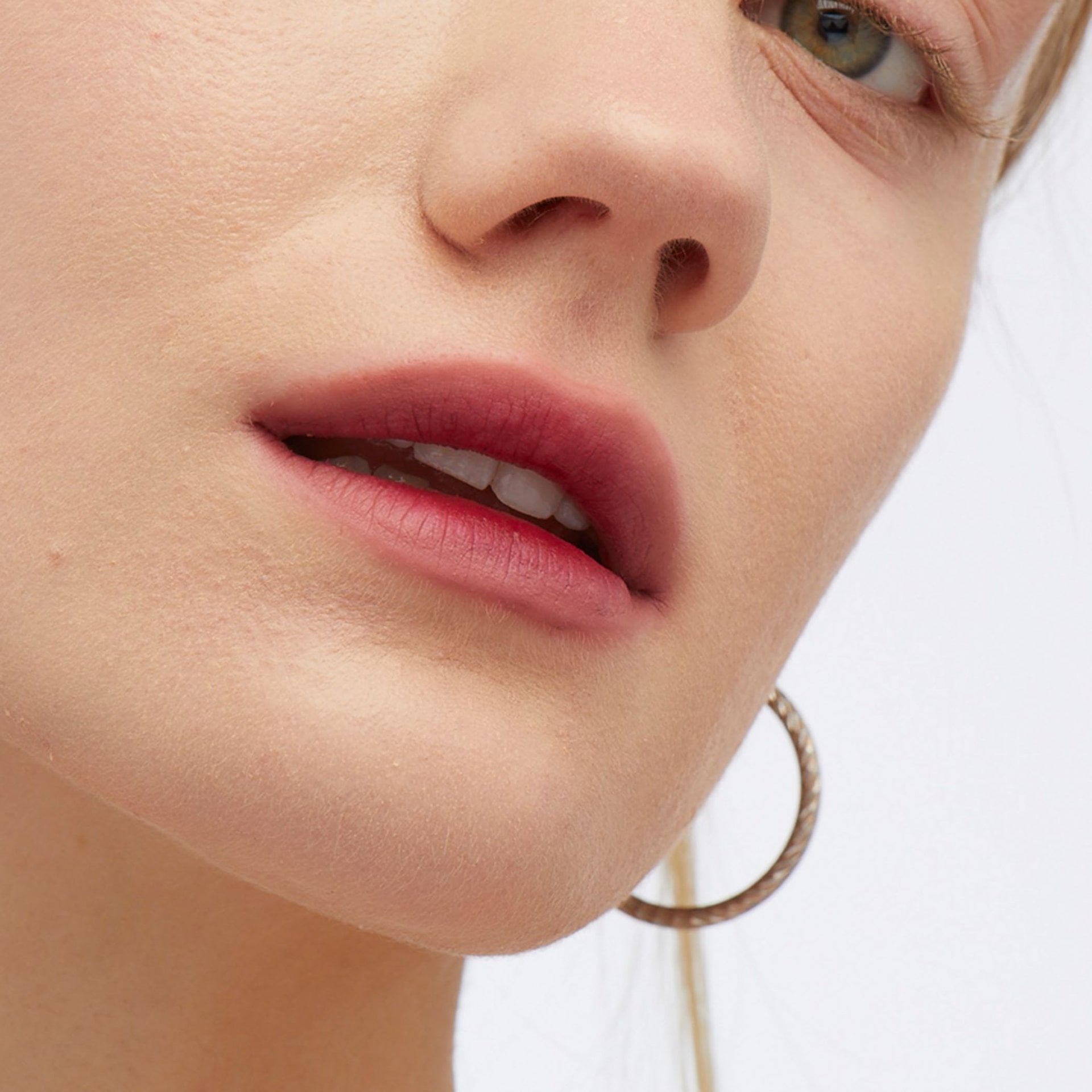 Bitten Lip Look Tile