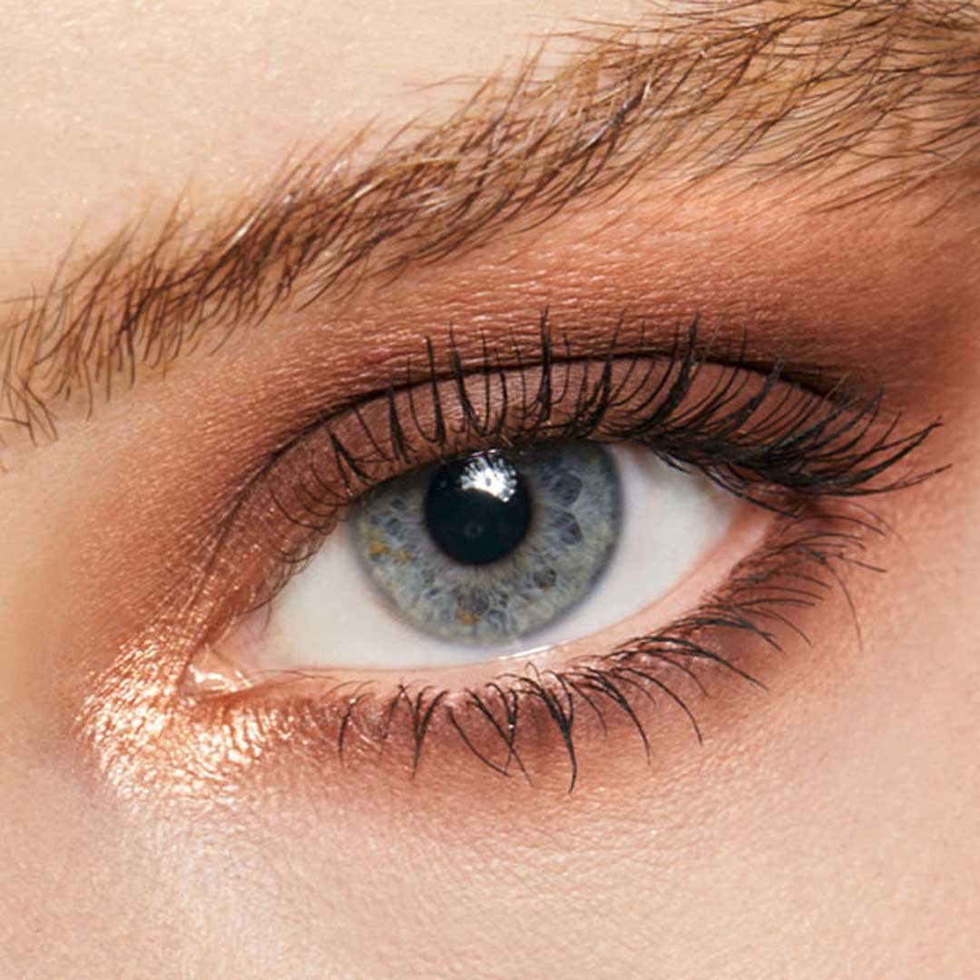 smokey eye look nude eyeshadow