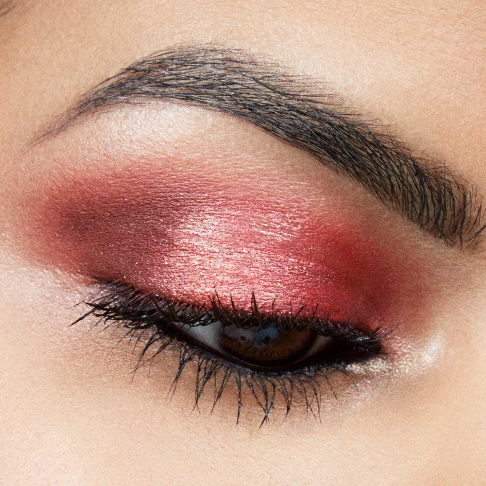 maybelline-fall-makeup-city-mini-palette-downtown-sunrise-red-eyeshadow-macro-1x1